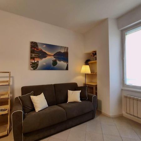 La Casina Al Lago Mandello del Lario Extérieur photo
