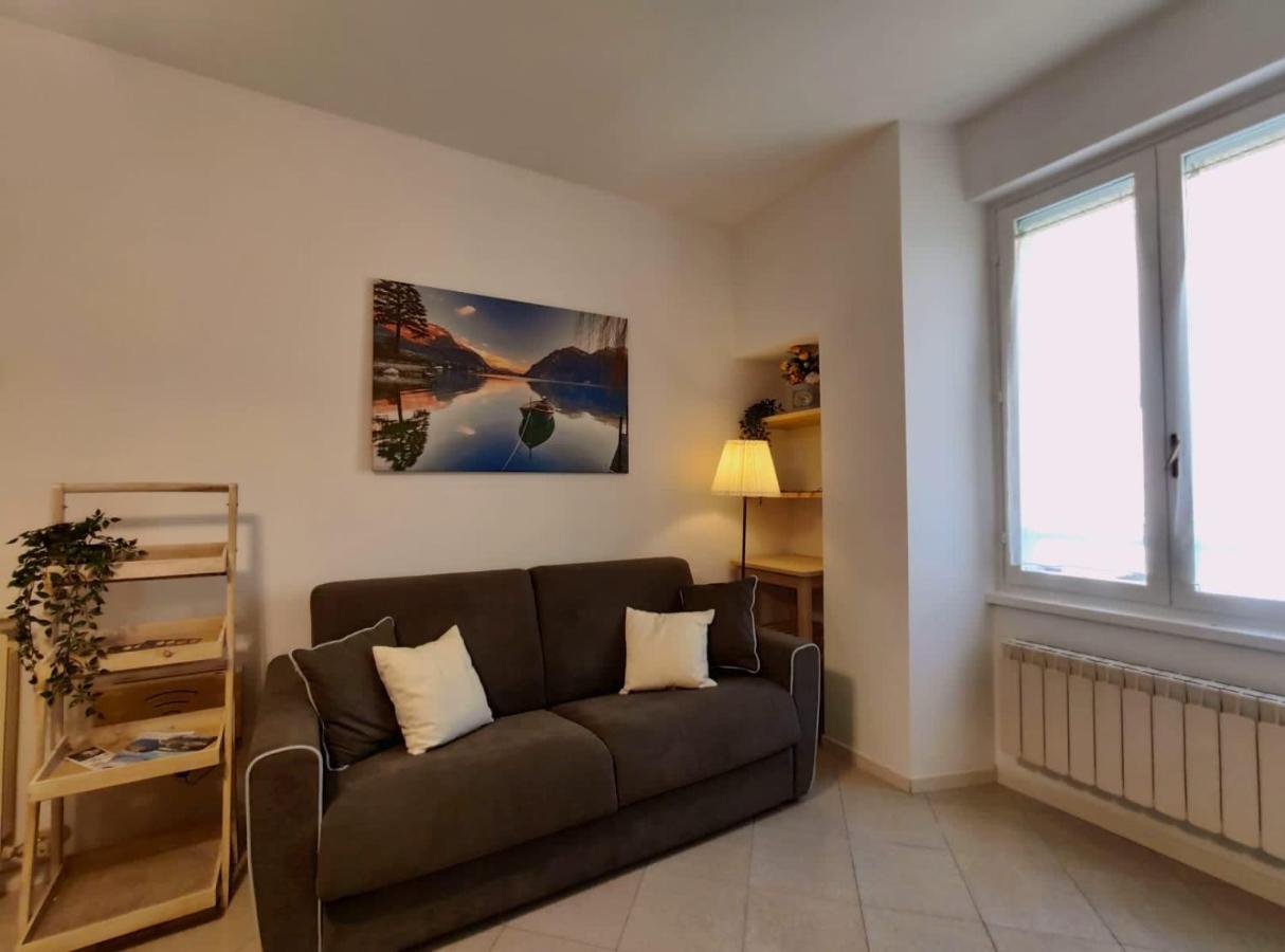 La Casina Al Lago Mandello del Lario Extérieur photo